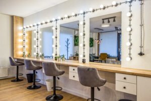 Dressing room mirror with bulbs